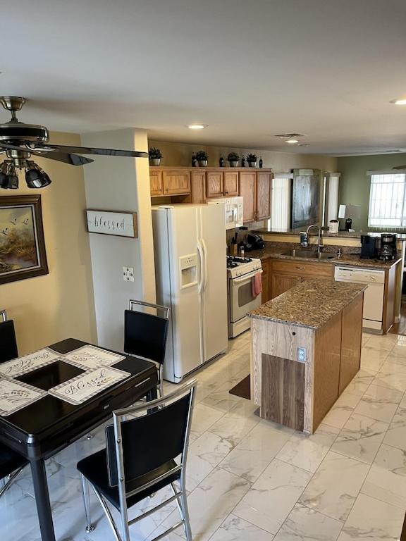 Vic's 3 Bedroom 4beds & Pool Centrally Located! Ferienhaus